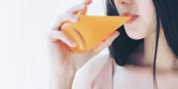 Apa Benar Kolesterol Bisa Turun dengan Minum Minuman Fiber?