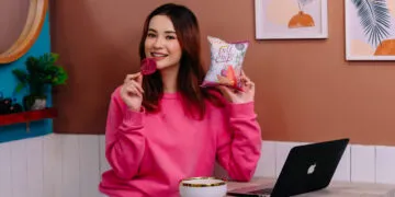 Cari Camilan Sehat Saat Defisit Kalori? WRP Delichips Mix Roots Saja!