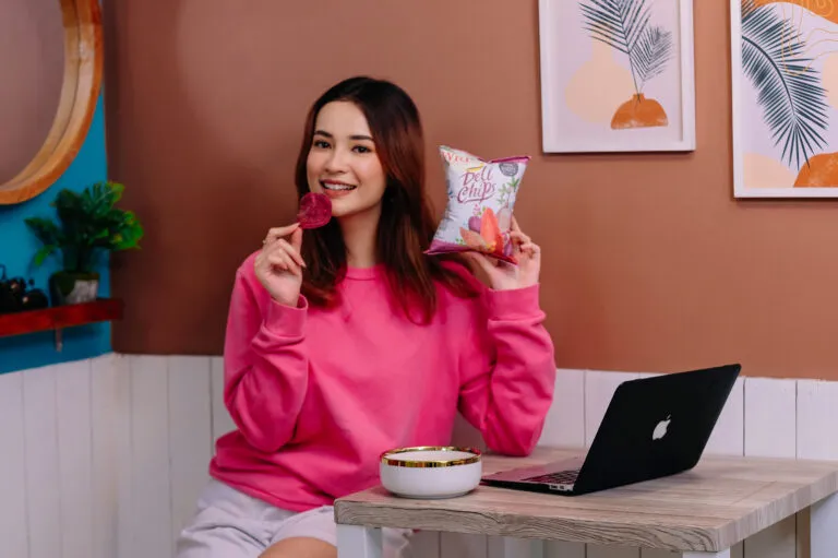 Cari Camilan Sehat Saat Defisit Kalori? WRP Delichips Mix Roots Saja!
