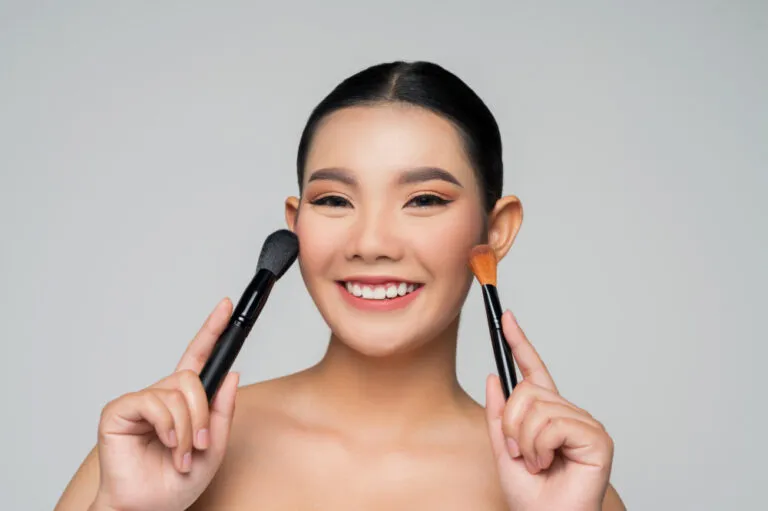 Apa Benar Menggunakan Makeup Dapat Meningkatkan Kepercayaan Diri?