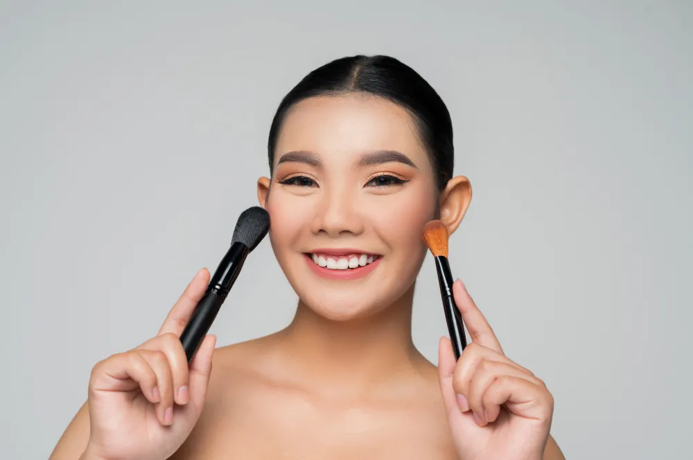 Apa Benar Menggunakan Makeup Dapat Meningkatkan Kepercayaan Diri?