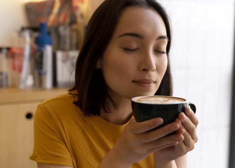 Rahasia Cara Minum Kopi yang Sehat bagi Wanita