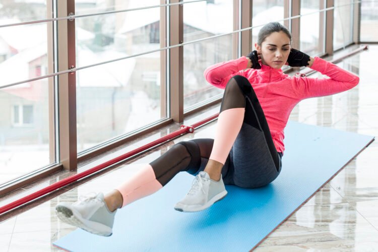 Ilustrasi latihan bicycle crunches untuk otot perut