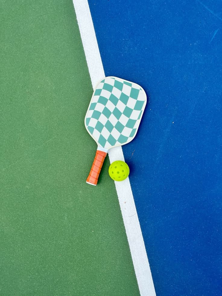 Pickleball, Padel, or Run Club? Mengapa Social Sports Jadi Penyelamat Mental Health 2026