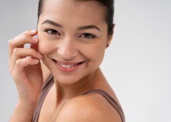 Active Skin Era: Cara Maintain Muka Tetap Clear Walau Hobi Keringatan & Olahraga Outdoor