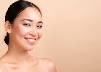 Collagen Banking 101: Kenapa Menabung Kolagen di Usia 25+ Lebih Penting Daripada Koleksi Serum Mahal