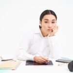 “Micro Movements” di Kantor dan WFH: Rahasia Tetap Bugar Tanpa Harus ke Gym