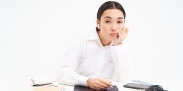 "Micro Movements" di Kantor dan WFH: Rahasia Tetap Bugar Tanpa Harus ke Gym